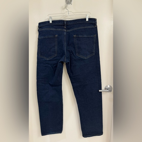 Men's Straight-Fit Jeans Size: 40W x 32L - Picture 4 of 10
